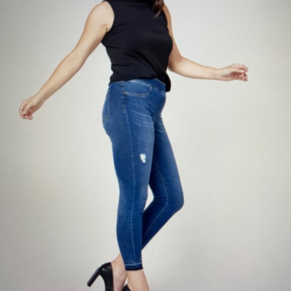 SPANX Distressed Ankle Skinny Jeans, Medium Wash- NEW - Picture 5 of 7